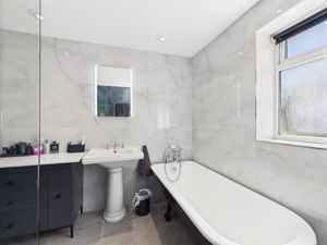 Family Bathroom- click for photo gallery